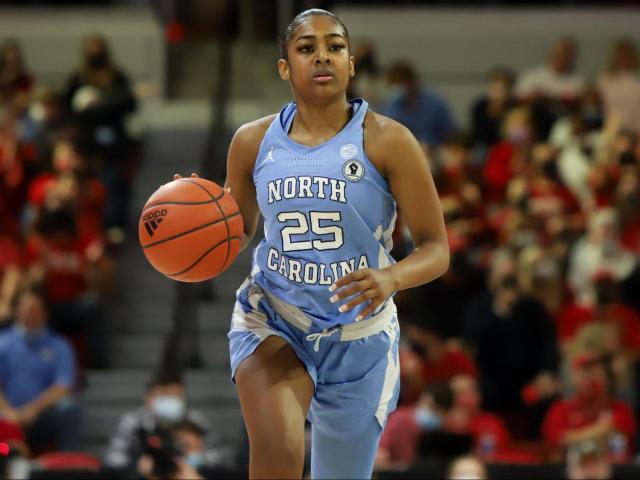 The women's basketball team from North Carolina defeated Hampton by a score of 62-32.
