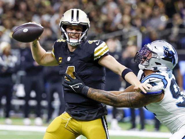 Derek Carr bounces back from recent injuries and a difficult beginning to guide the Saints to a 28-6 victory over the Panthers at WRALSportsFan.com.