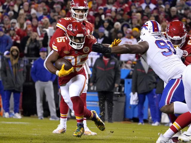 The Bills scored a late field goal to secure a 20-17 victory over the Chiefs, capitalizing on a penalty to maintain their lead.