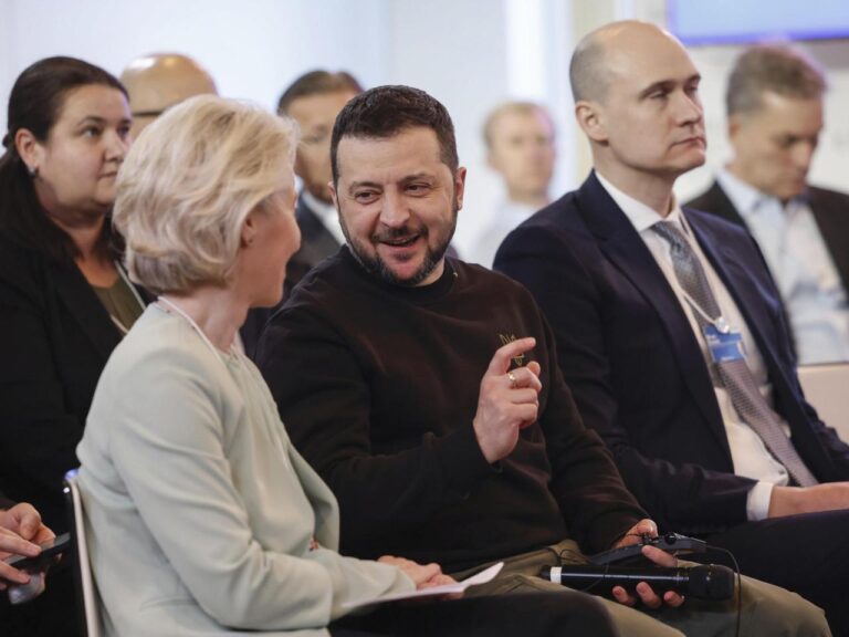 against corruption


Zelenskyy is the main focus at Davos as he attempts to garner backing for Ukraine's battle against corruption.