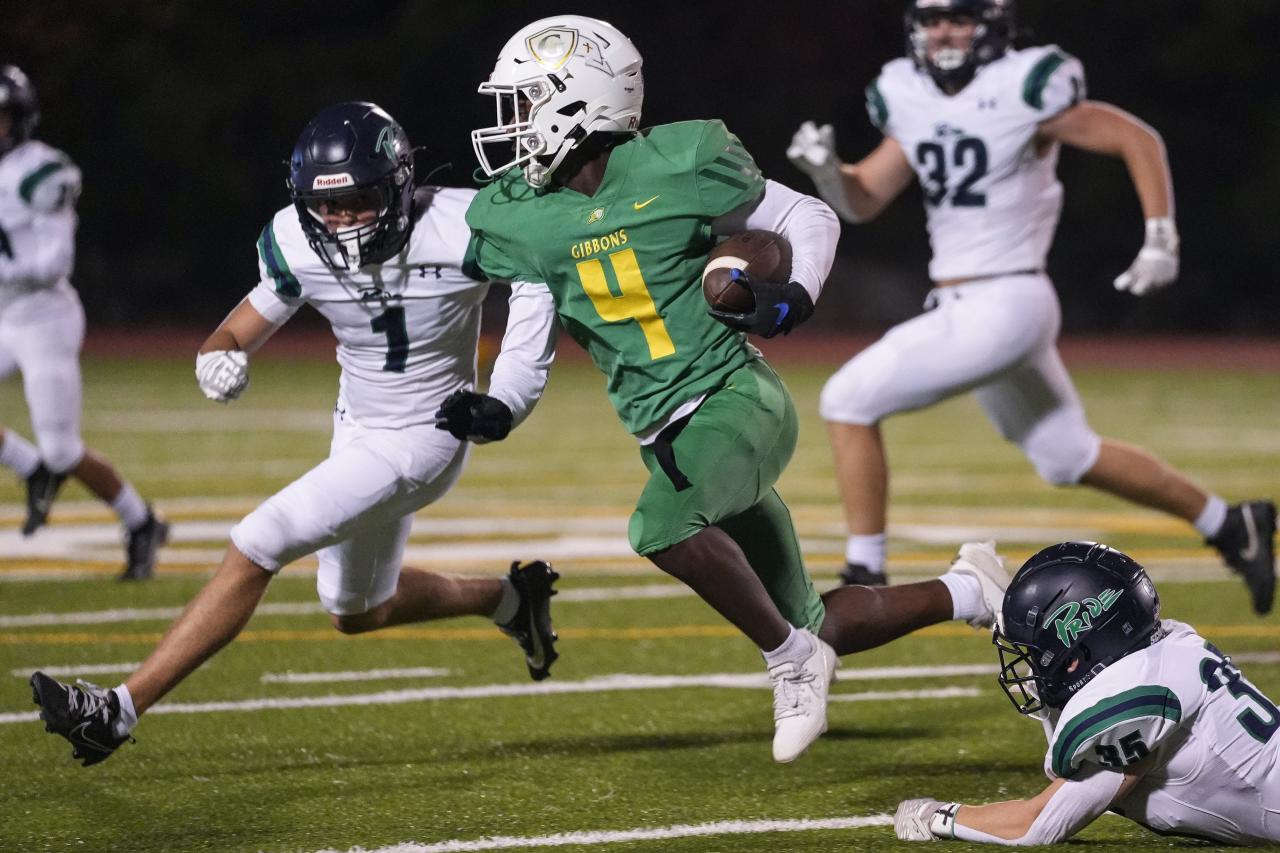 Duke University is now the first local institution to extend an offer to sophomore student Braylon Peebles from Cardinal Gibbons High School.