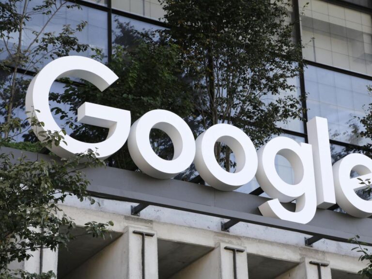 In an antitrust shopping case, an adviser for the EU court has recommended that Google be fined a sum of several billion dollars.