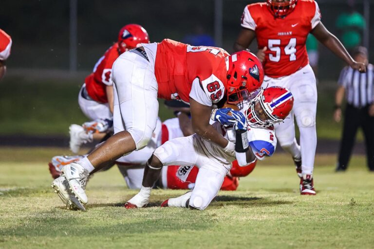 The Georgia Bulldogs have extended an offer to Noah Clark, a sophomore defensive lineman from Jordan.