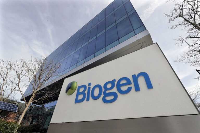Biogen has announced that it will stop manufacturing a controversial drug for Alzheimer's disease.