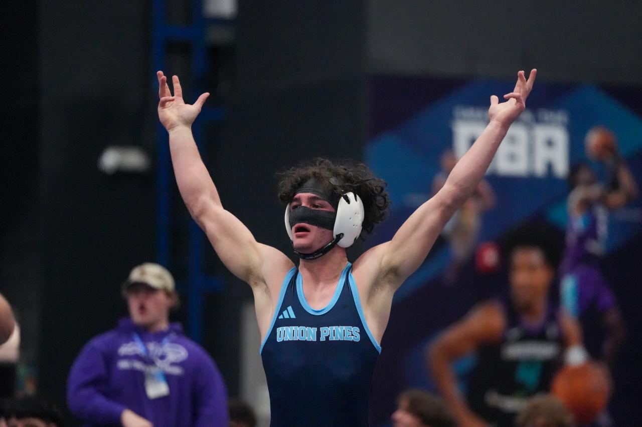 Forecasting individual wrestling champions and awarding bracket honors