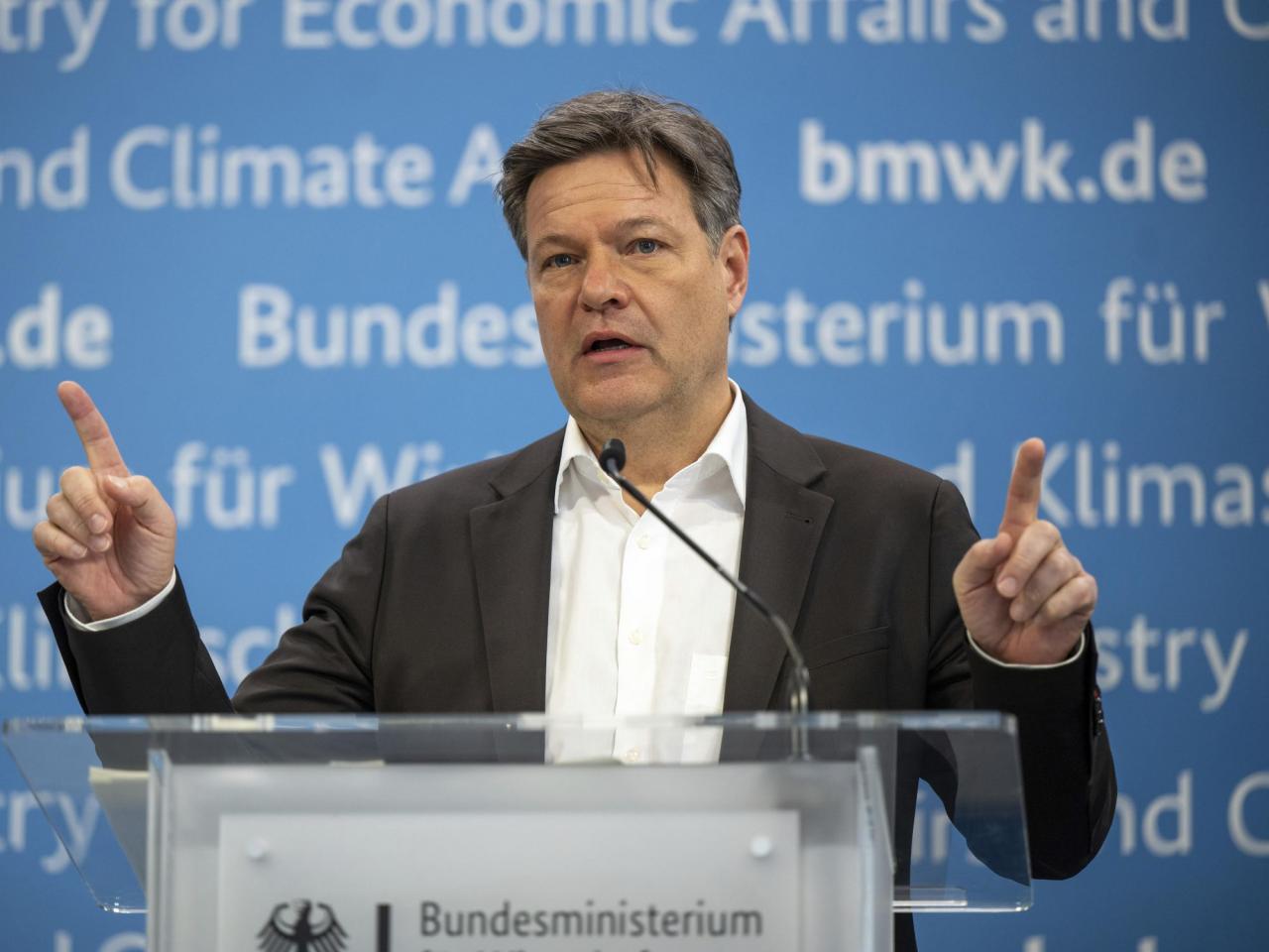 Germany intends to implement subsurface storage of carbon dioxide at offshore locations.