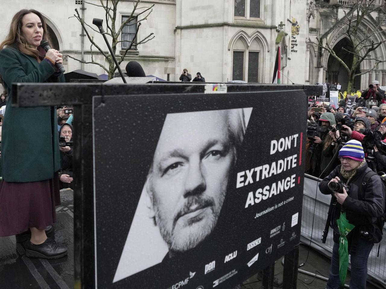 A court in London will decide if the founder of WikiLeaks, Assange, can contest his extradition to the United States.