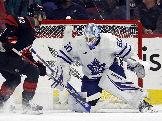 Frederik Andersen made 31 saves to lead the Hurricanes to a 2-1 win over the Maple Leafs, extending their win streak to six games.