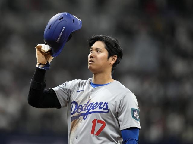 Ohtani and the Dodgers come from behind to defeat the Padres 5-2 in the season's first game, marking the first MLB game played in South Korea.