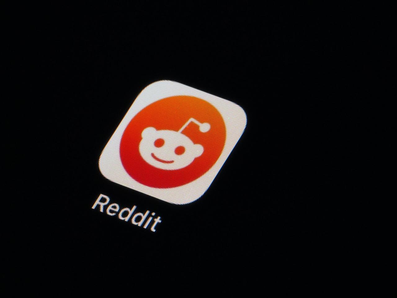 Reddit discloses that it is currently being investigated by the Federal Trade Commission for its agreements to license data from its users for the purpose of artificial intelligence training.