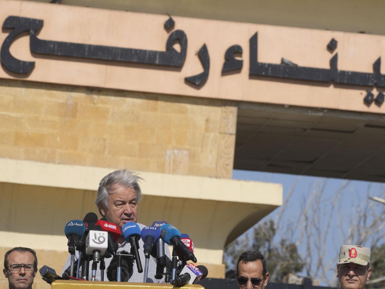 The leader of the United Nations urges for urgent and extensive assistance to be given to Gaza, denouncing the starvation in the region as unacceptable.