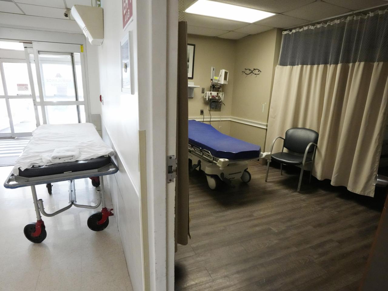 to 18

A novel type of hospital is emerging in rural parts of America. To meet requirements, institutions are required to shut down their beds to a maximum of 18.