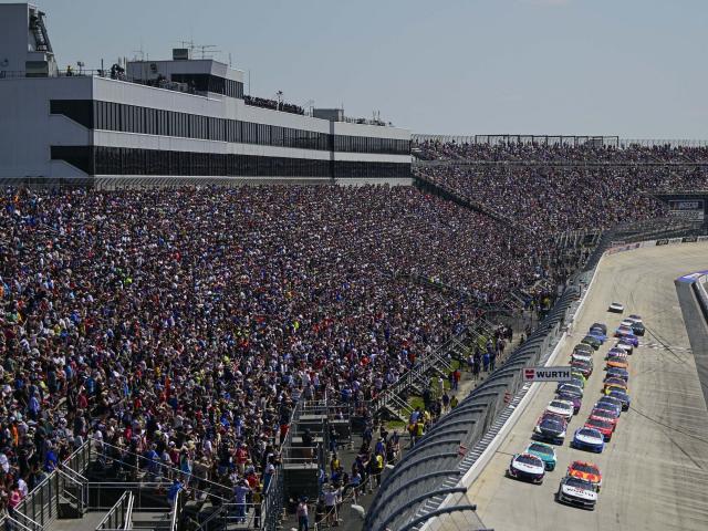 Denny Hamlin holds off Larson late to win NASCAR Cup race at Dover Motor Speedway :: WRALSportsFan.com