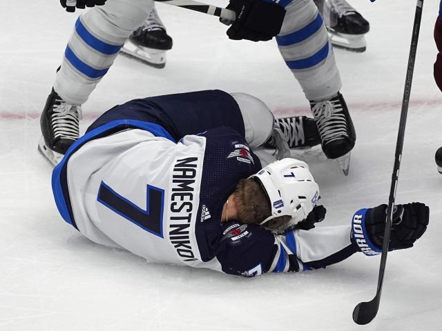 Jets forward Namestnikov is taken to the hospital after a puck hit him in the face :: WRALSportsFan.com