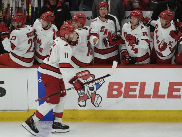 Seth Jarvis leads Hurricanes past Blackhawks 4-2 for 5th straight win :: WRALSportsFan.com