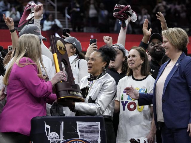 South Carolina finishes perfect season with NCAA championship, beating Clark and Iowa 87-75 :: WRALSportsFan.com