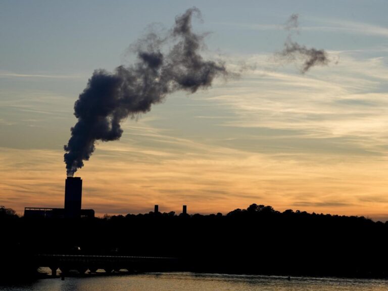 Strict new EPA rules would force coal-fired power plants to capture emissions or shut down