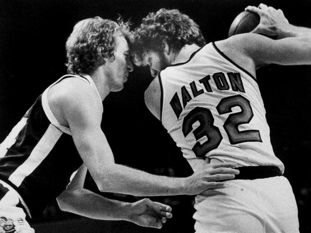 Bill Walton, Hall of Fame player who became a star broadcaster, dies at 71 :: WRALSportsFan.com