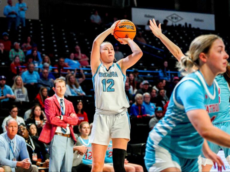 Three-time all-state PG Kate Sears commits to Virginia Tech