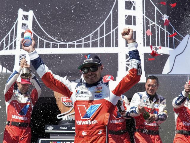Kyle Larson celebrates NASCAR playoff waiver with another win and the Cup Series points lead :: WRALSportsFan.com