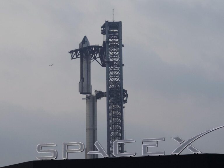 SpaceX's mega rocket completes its fourth test flight from Texas without exploding