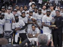 Mavericks_Timberwolves_Basketball_84178