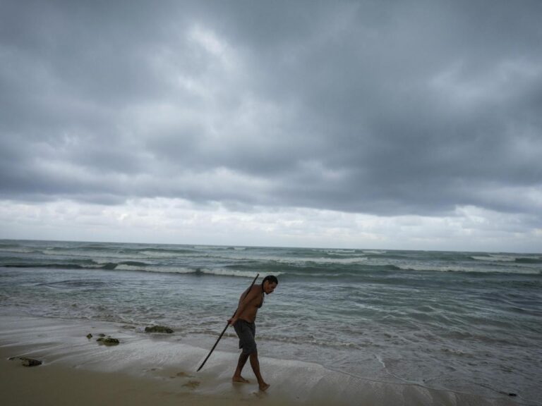 Beryl set to strengthen on approach to Texas due to hot ocean temperatures