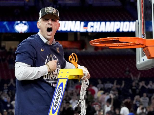 UConn, coach Dan Hurley agree to 6-year, $50 million deal a month after he spurned offer from Lakers :: WRALSportsFan.com