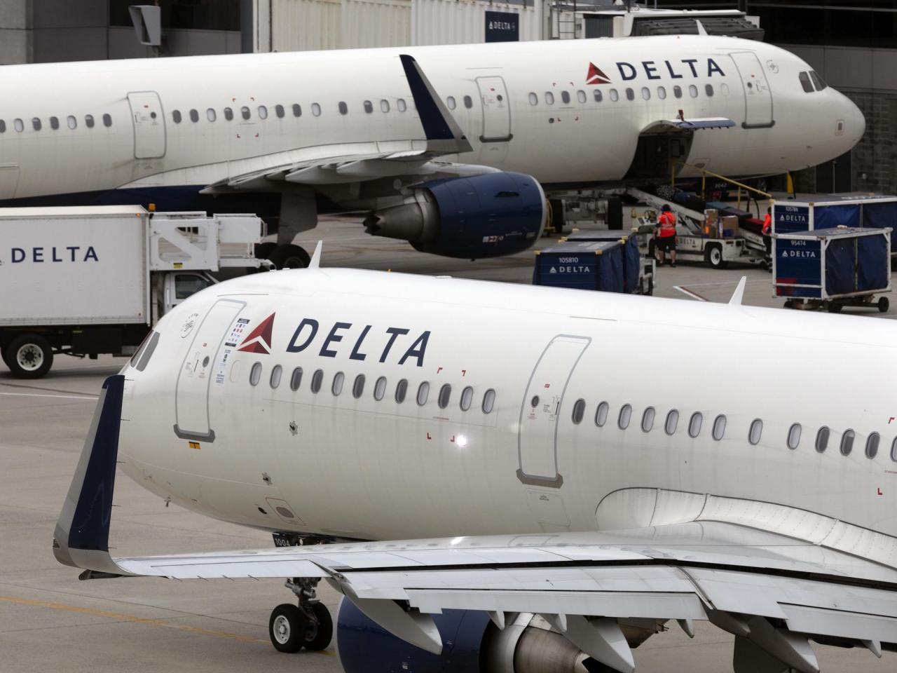 A top Delta executive is leaving weeks after the airline's slow response to tech outage