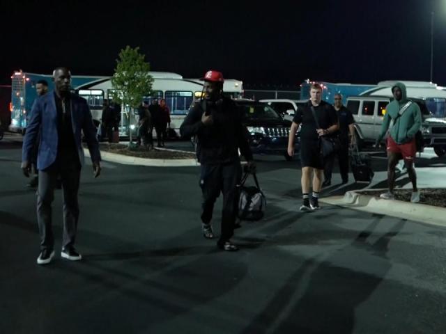 Raw: Panthers arrive CLT after loss at New England :: WRALSportsFan.com