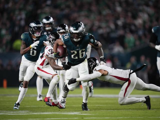 Barkley's pivotal drop late in 4th quarter burns Eagles in 22-21 loss to Atlanta Falcons :: WRALSportsFan.com