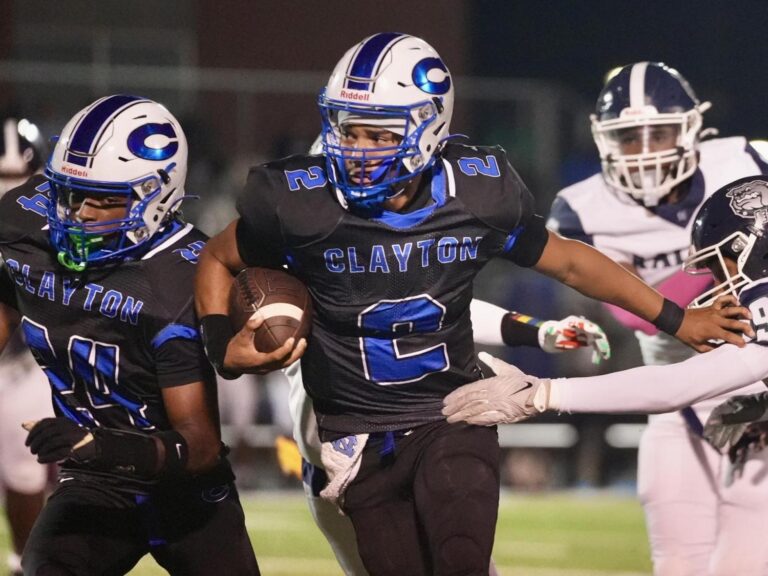 Clayton pulls away from Southeast Raleigh in undefeated showdown as Aiden Smalls tallies 314 total yards