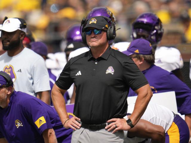 East Carolina fires coach Mike Houston after 5 seasons and loss to Army :: WRALSportsFan.com