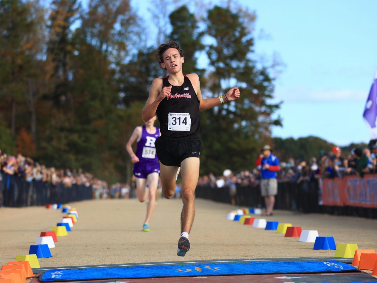 Asheville's Michael Haskin ends senior season with 4A cross country title; Marvin Ridge repeats as team champion