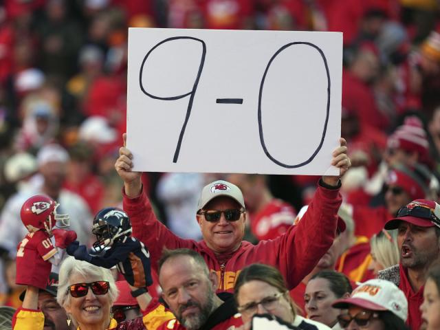 Chiefs block Broncos' potential winner as time expires, hold on for 16-14 win to remain perfect :: WRALSportsFan.com