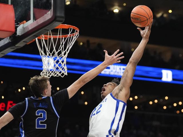 Oweh's big plays give Mark Pope his first big win for No. 19 Kentucky, beating No. 6 Duke 77-72 :: WRALSportsFan.com