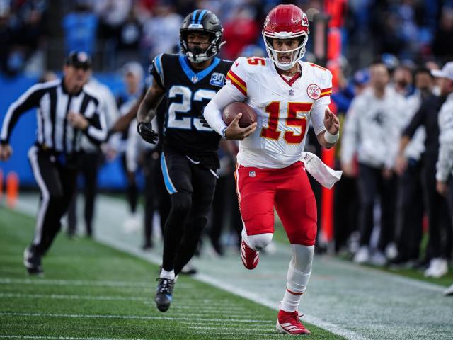 Patrick Mahomes and Chiefs win at the buzzer again, topping Panthers 30-27 on Shrader's field goal :: WRALSportsFan.com