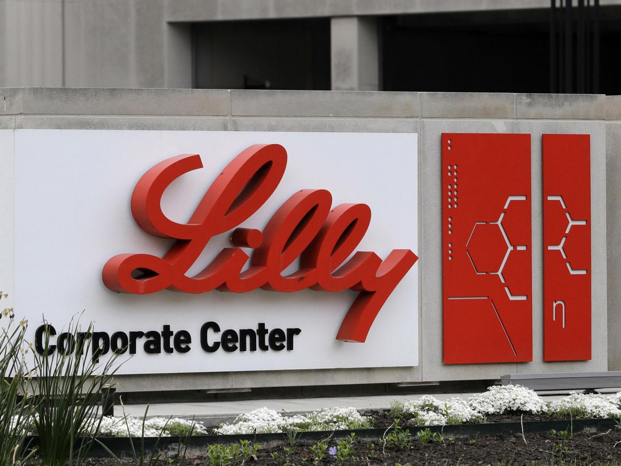 FDA says knockoff versions of Lilly obesity drug must come off the market