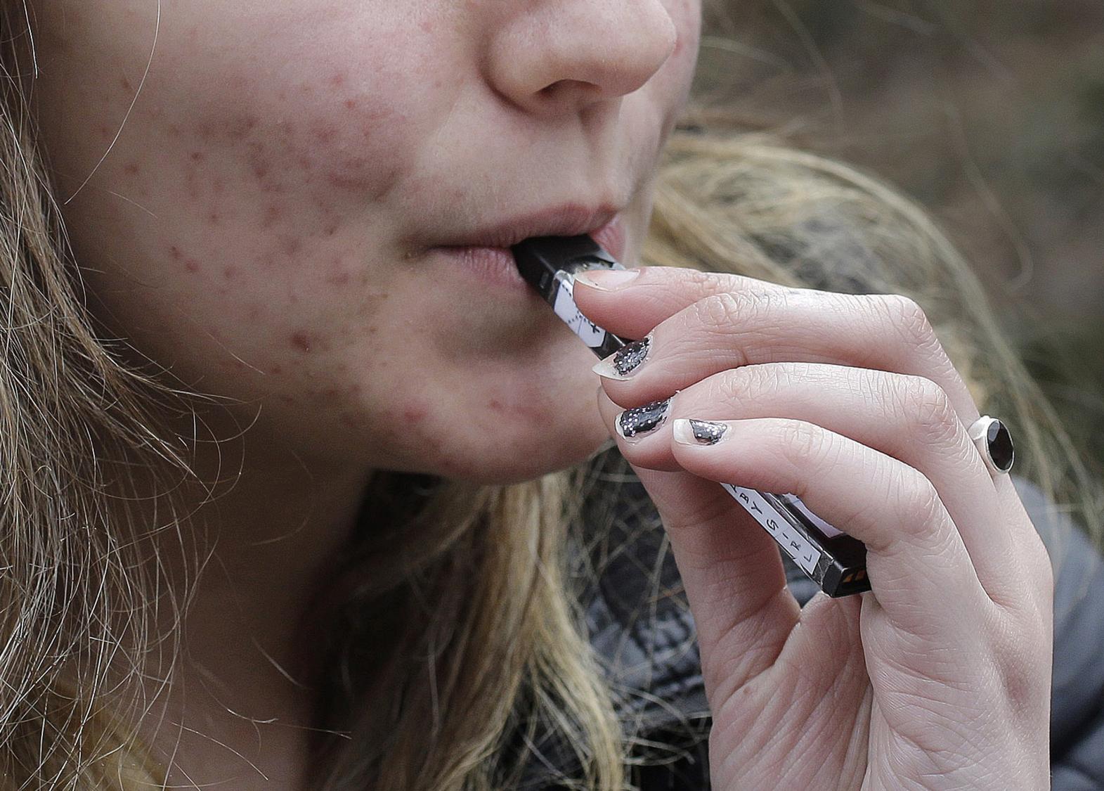 Supreme Court doesn't seem convinced FDA was unfair in blocking flavored vapes as teen use increased