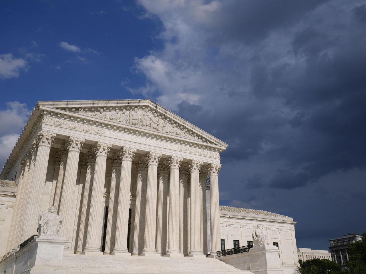 Supreme Court leans toward Utah oil railway plan, but may not make broad environmental ruling