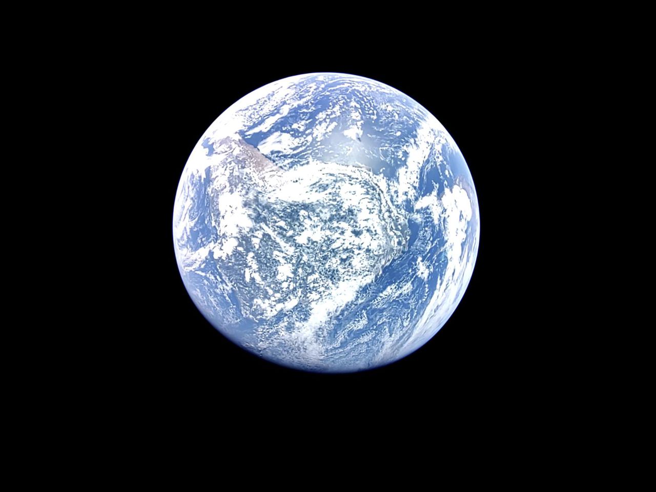 A private US spacecraft headed to the moon captures a glorious view of Earth