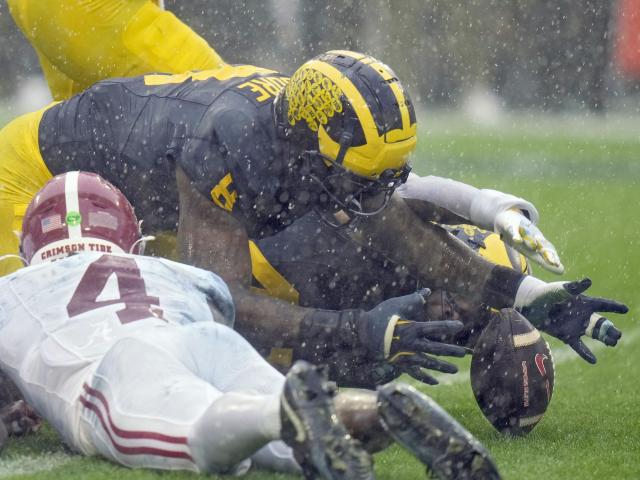 Michigan defense pressures Milroe all day, Wolverines beat No. 11 Alabama 19-13 in ReliaQuest Bowl :: WRALSportsFan.com