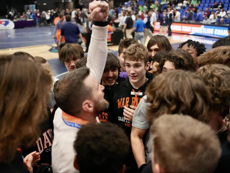 NC high schools that have boys wrestling programs