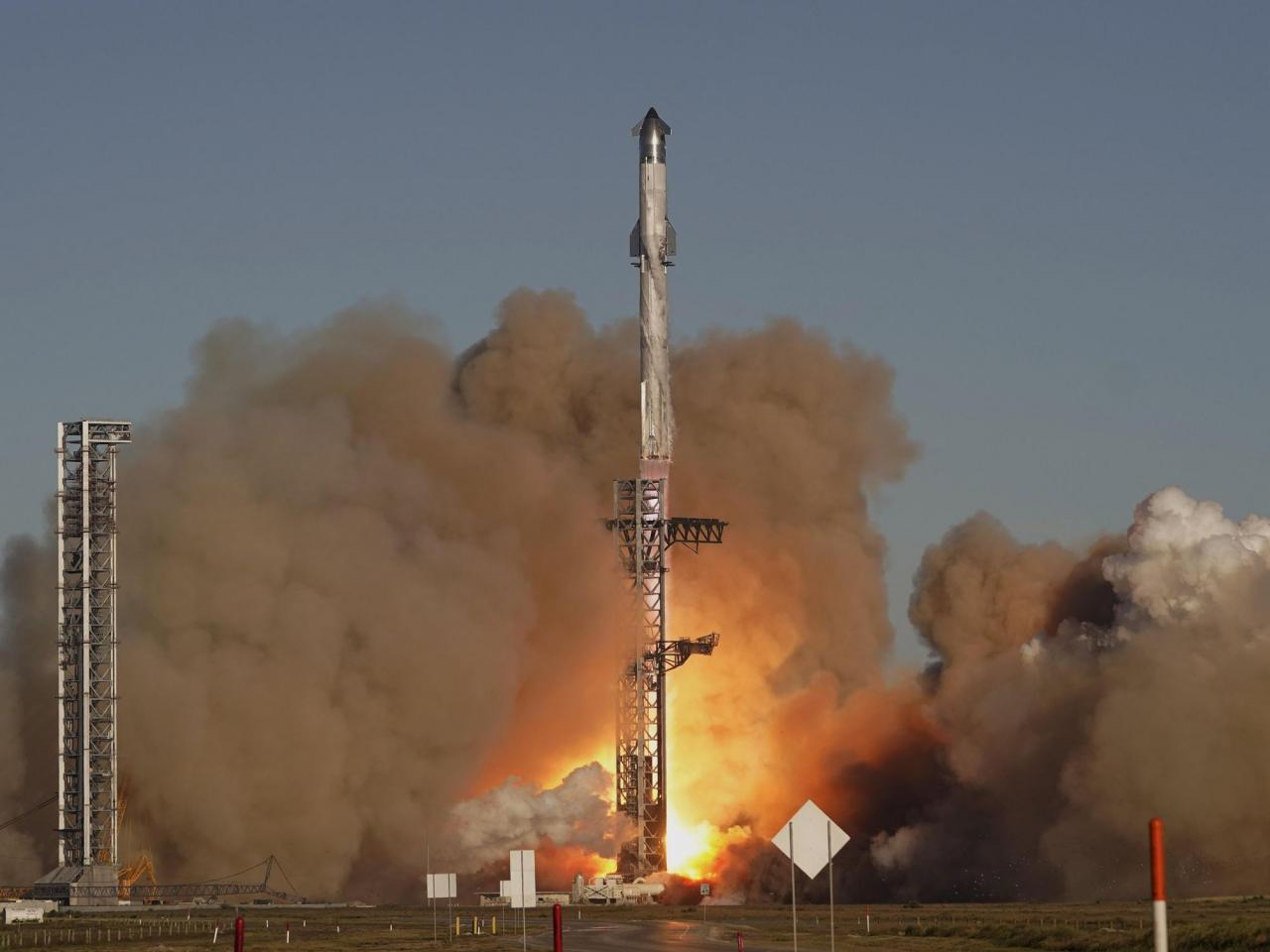 SpaceX launch accident likely caused by fire that sent trails of flaming debris near the Caribbean