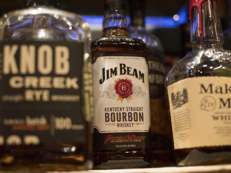 Surgeon General calls for new label on drinks to warn Americans of alcohol's cancer risk