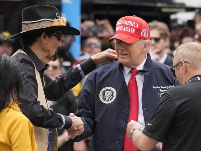 Daytona 500 resumes after lengthy rain delay; Trump on hand for start of NASCAR's biggest race :: WRALSportsFan.com