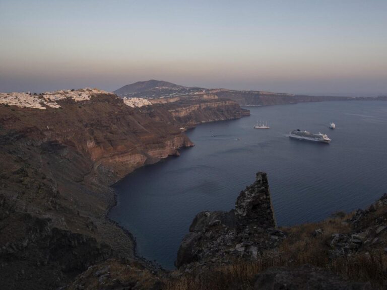 Emergency crews deployed on Santorini as an earthquake swarm worries Greek experts