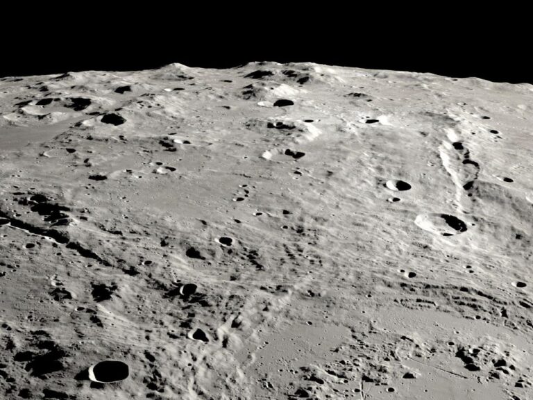 How an ancient asteroid strike carved out 2 grand canyons on the moon