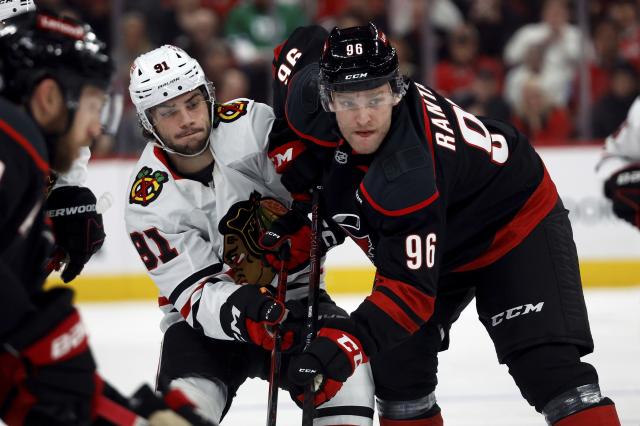 Mikko Rantanen scores as the Hurricanes beat the Blackhawks 3-2 :: WRALSportsFan.com