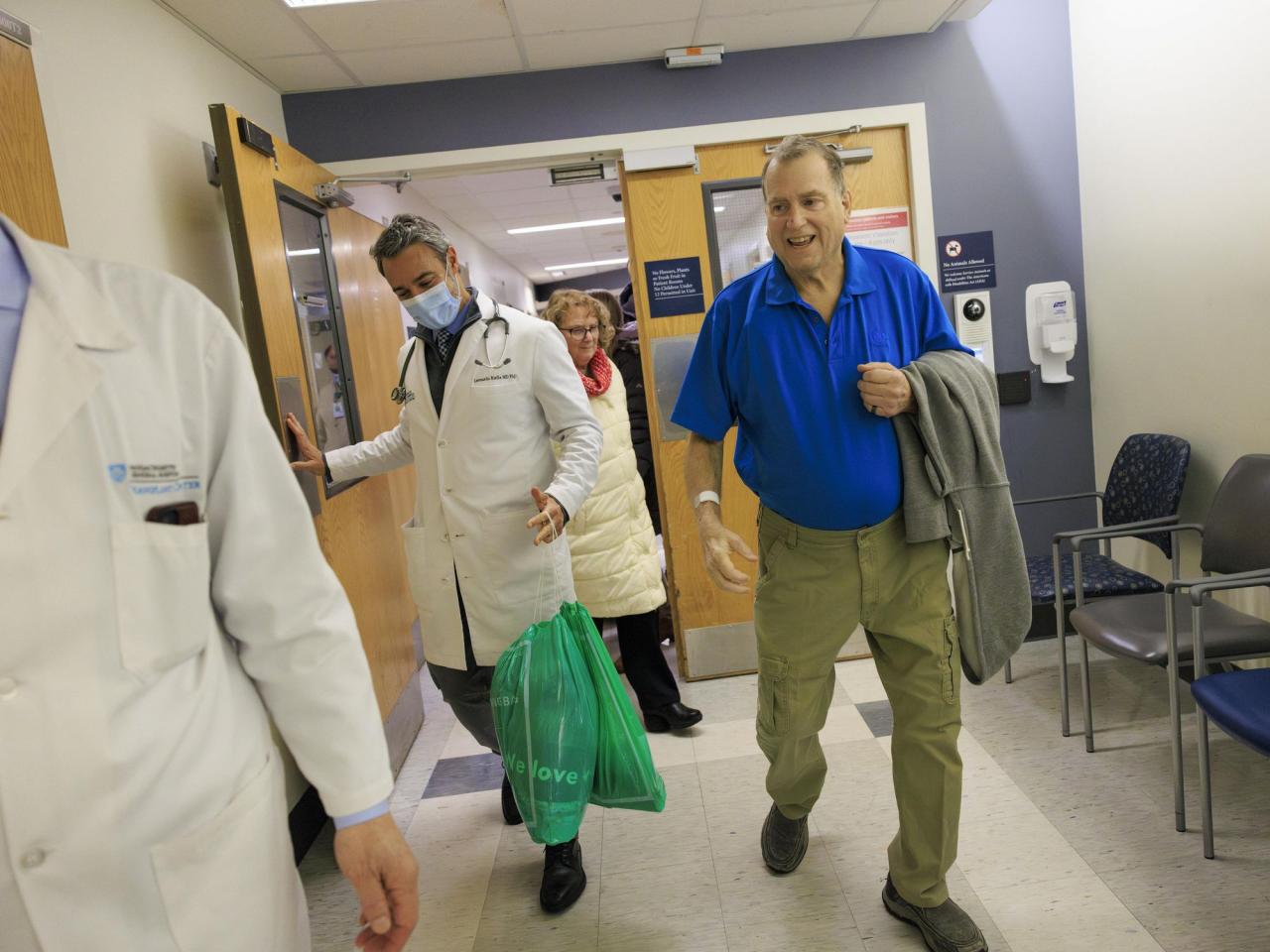 New Hampshire man is 2nd person known to be living with a pig kidney